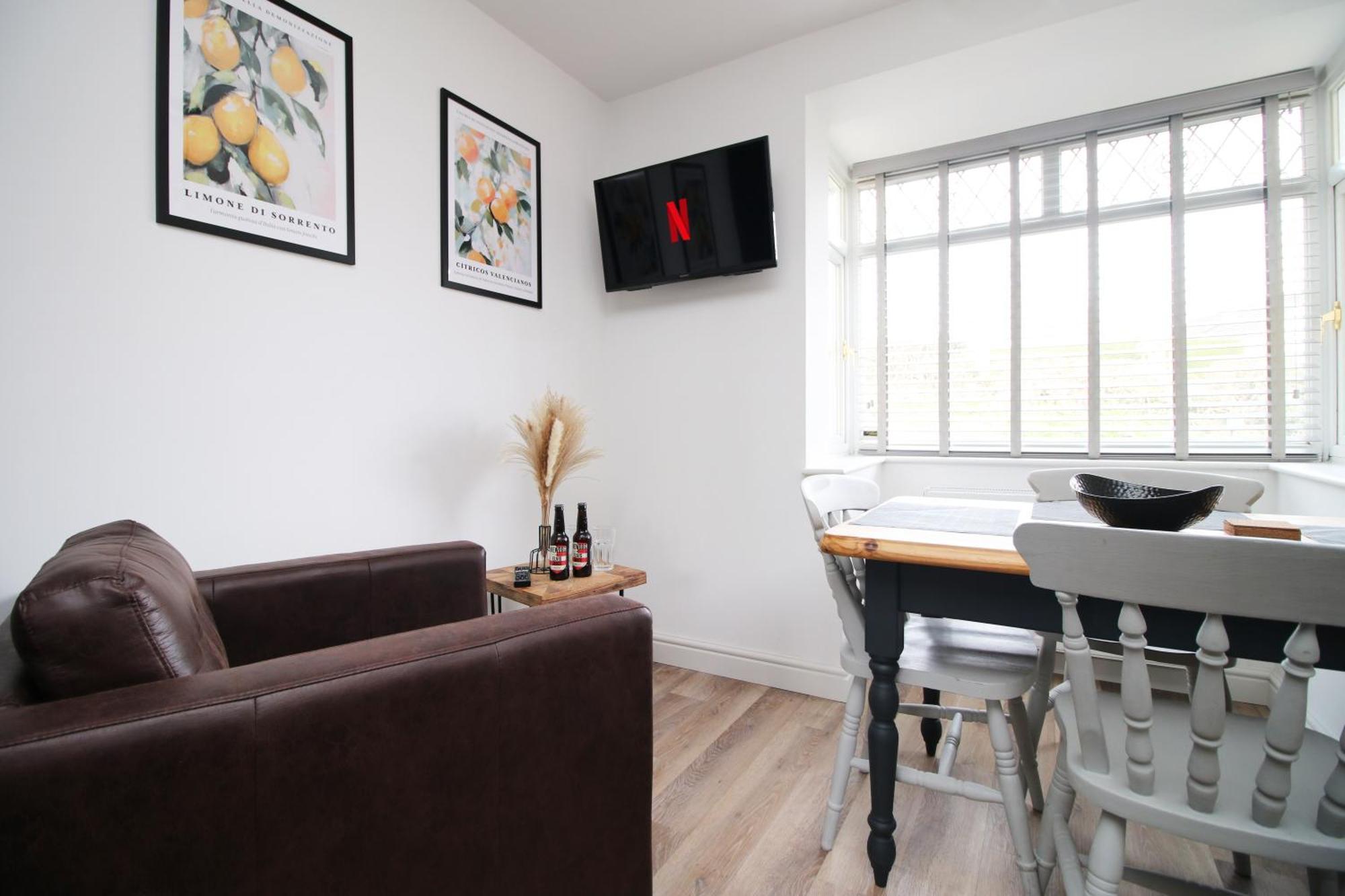 Stylish Home In Bath With Driveway Parking, 10Min From City Eksteriør billede
